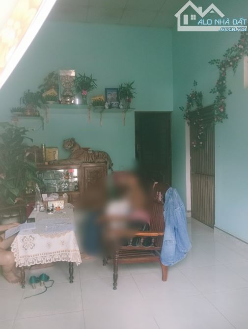 Bán nhà hai mặt tiền hẻm Bắc Kạn đường nhựa 8m phường Thắng Lợi TP Kon Tum.