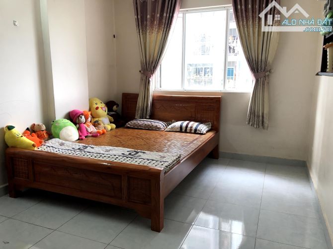 Bán căn hộ Sơn Kỳ 1, diện tích 64m2, 2 phòng, giá 2.650 tỷ, sổ hồng
