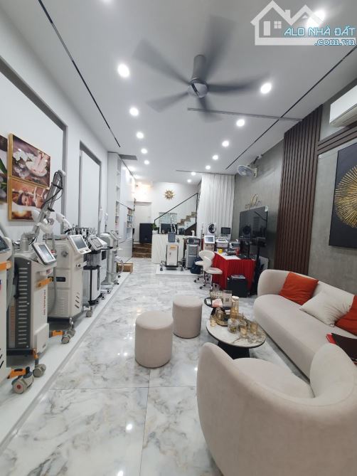 NHÀ ĐẸP NGUYỄN VĂN TRỖI MỖ LAO - 35M2 - GẦN PHỐ - QUANH NHÀ BÃI ĐỖ Ô TÔ RỘNG