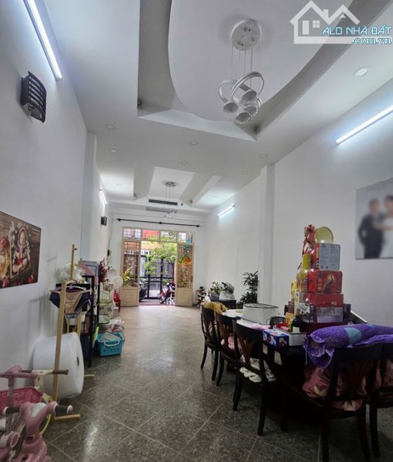 Nhà 4 tầng, Hẻm Xe Hơi, Hoàng Hoa Thám, Tân Bình, 4x25m, 101m2, chỉ 13.9 tỷ TL