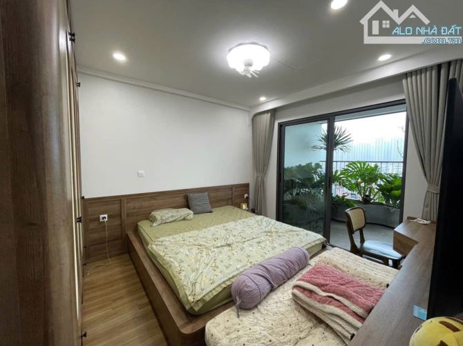 NHÀ 5 TẦNG - CHỈ NHỈNH 5 TỶ – QUANG TIẾN – Ô TÔ ĐỖ CỬA –CỰC GẦN  ĐẠI LỘ THĂNG LONG