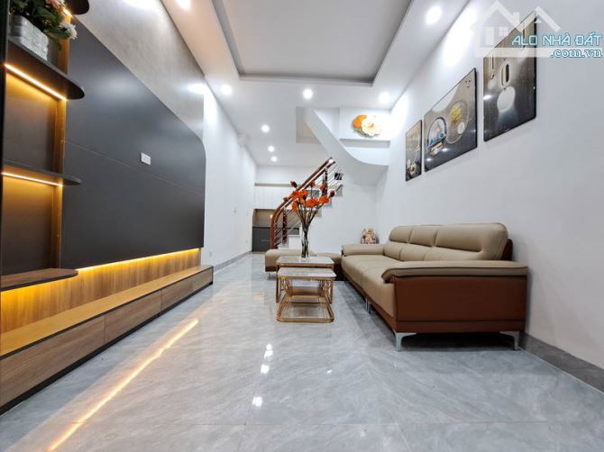 NHÀ PHỐ TAM TRINH – VỊ TRÍ ĐẮC ĐỊA –FULL NỘI THẤT - 2 MẶT THOÁNG VĨNH VIỄN - GIÁ CHỈ 7.68
