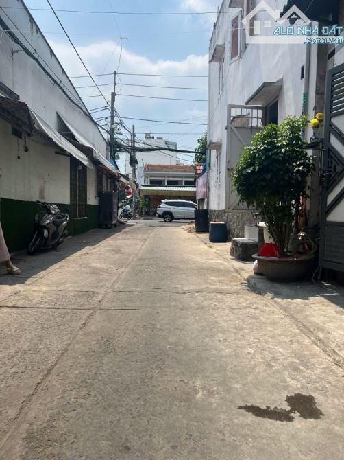 Bán nhà hẻm ô tô gần Lê Văn Quới, BHHA, Bình Tân, 32m² (4 x 8) x 3 tầng, chỉ 4.33 tỷ TL.