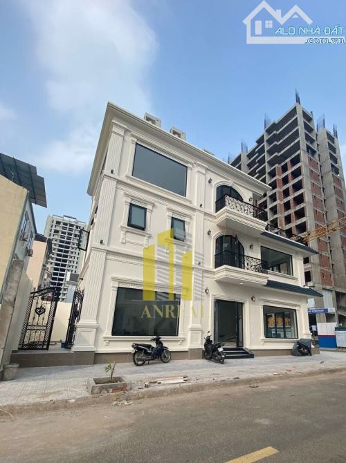 CHO THUÊ CĂN GÓC SÀN TRỐNG - CÓ THANG MÁY GIÁ 65 TRIỆU
