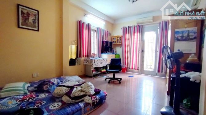 NHÀ MẶT HẺM XE HƠI TÔ HIẾN THÀNH, QUẬN 10 – 5 TẦNG BTCT, 92m2 (4.4 x 21) – 18 TỶ TL