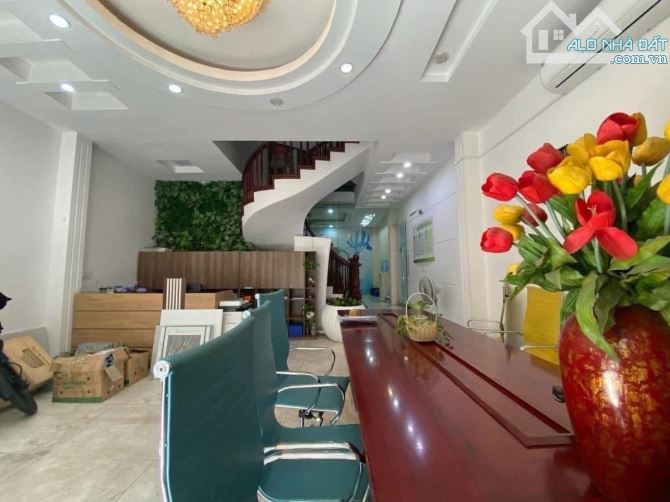 Chỉ 13 Tỷ Hơn! Bán Bán Nhà Xuân La, Tây Hồ - Ô Tô Tránh - Kinh Doanh -55M2 -5 Tầng- 5M MT