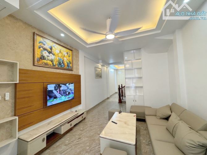 BÁN NHÀ NGỌC THUỴ, LONG BIÊN- 43M2, 4 TẦNG, RỘNG THOÁNG, FULL NỘI THẤT, Ở NGAY, HƠN 7 TỶ