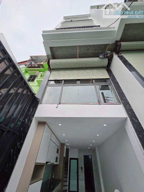 Cho Thuê nhà nguyên căn ngõ 35 lạc long quân view phố