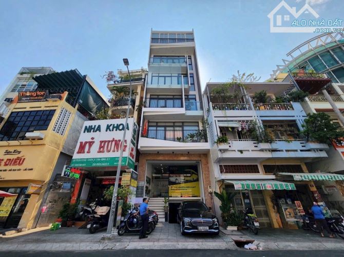 Bán nhà mặt tiền KD đường Trương Công Định, 6 tầng thang máy giá 30.9 tỷ TL