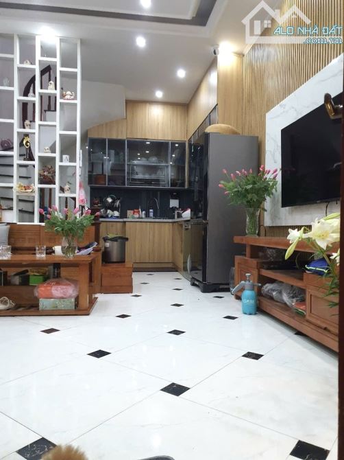 💥💥💥Nhà mới phố Hoàng Mai 5 tầng 35m2 giá 7 tỷ