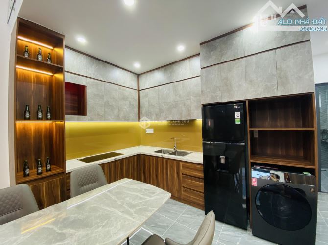 BÁN NHÀ CẤP 4 CÓ GÁC MỚI ĐẸP MẶT TIỀN P. THẮNG TAM- NGANG 5M (70M2 )- GIÁ 6.6 TỶ