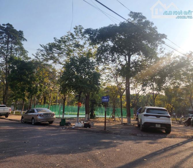 Bán lô đất Khả Lễ 1 nhìn chếch vườn hoa, đường Nguyễn Hoàng Nghị, giá 8,8 tỷ