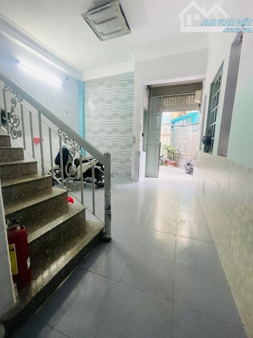 Bán nhà 4 tầng 6PN ngay khu VIP Phan Xích Long- hẻm rộng sát Mặt tiền
