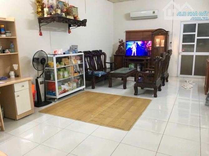 BÁN NHÀ HỒNG ĐÔ GẦN ĐƯỜNG LỚN Ô TÔ TRÁNH GIÁ NHINH 2 TỶ