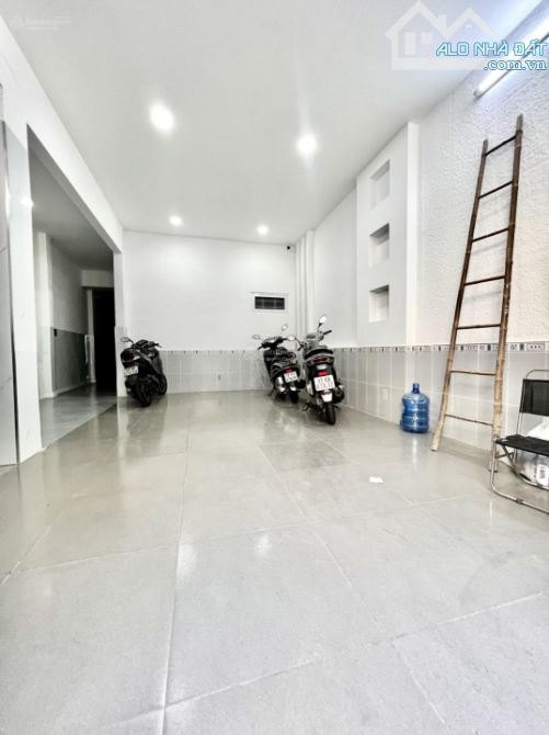 Bán nhà đường Bắc Hải, Q.10, 111m², CHDV 9 tầng, 10 tỷ