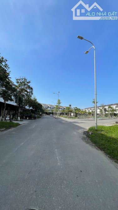 Nhà 3 tầng 80m2 khu C - Royal Park view công viên trung tâm