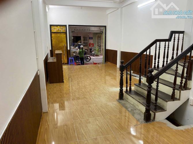 Chính chủ bá  nhà phố kinh doanh, ô tô tránh. Nguyễn Chánh  Cầu Giấy .: 67m - 5 tầng.25tỷ.