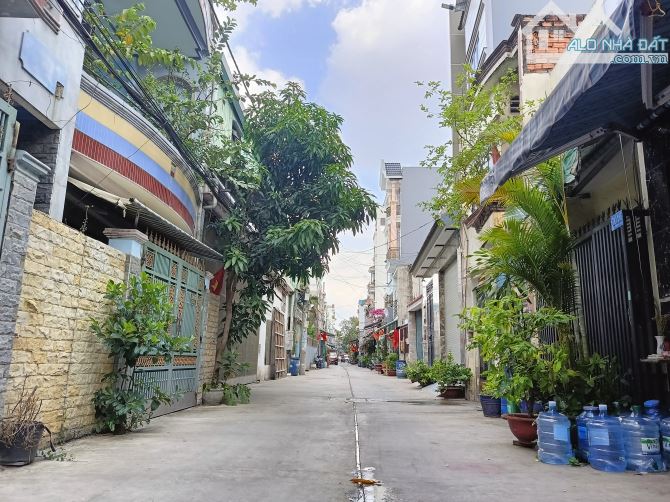 Đất Hương lộ 2 hẻm 6m ngang 4.4m giáp 4 Xã