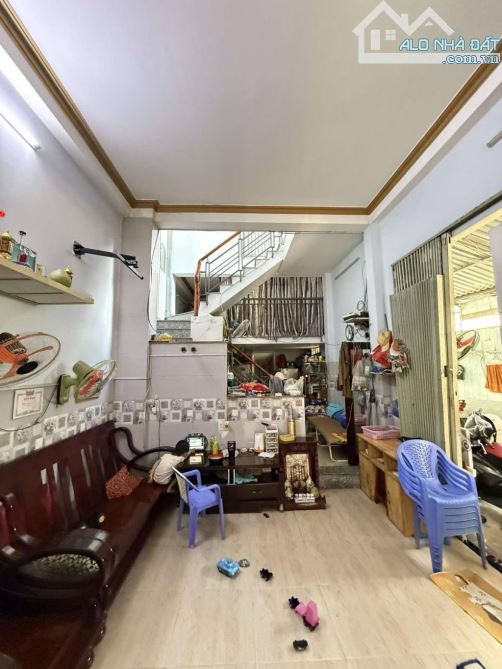 Bán Dãy Trọ Víp- 7m(nở hậu 14m)x 33mx 4 tầng- dòng tiền 1.1 Tỷ/ Năm.