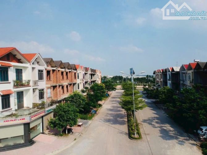 Pán Nhà thô trục chính Lý Anh Tông, kđt Đại Hoàng Long, Võ Cường, tpBN. Giá nhỉnh 12 tỷ