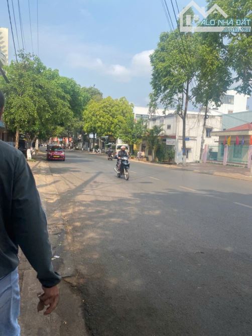 Bán 150m2 đất cách ecopark 200m full thổ cư