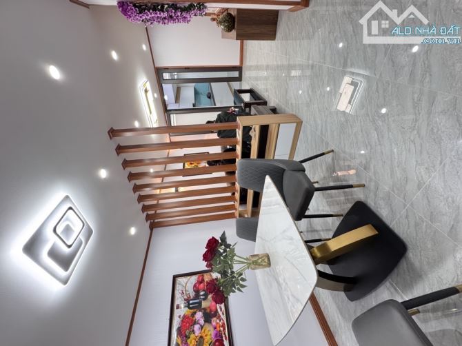 NGÕ TÔ HOÀNG - PHỐ BẠCH MAI 45M X 3 TẦNG N.H.À MỚI CỨNG - NỘI THẤT LONG LANH - Ở NGAY