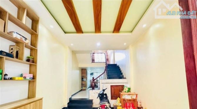Bán nhà Đà Nẵng, Vạn Mỹ, Ngô Quyền, Hải Phòng. 4,5 tầng, 40m2, 3,25 tỷ. Ngang 3,6m, d2n
