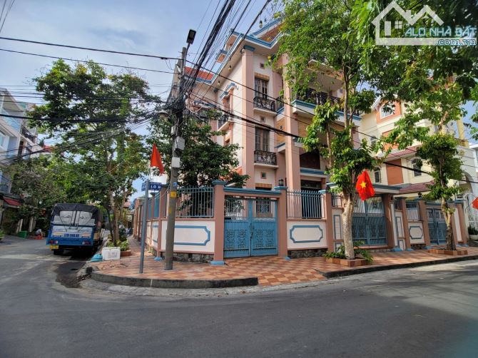 Bán biệt thự góc 2MT (319,42m2- 3 lầu) khu nhà ở của cán bộ Tổng cục 5 - Bộ Công an, 49 tỷ