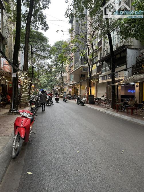 (HIẾM) Bán Nhà Ngõ 28 Nguyên Hồng, 55m2, 4 tầng, giá 30 tỷ