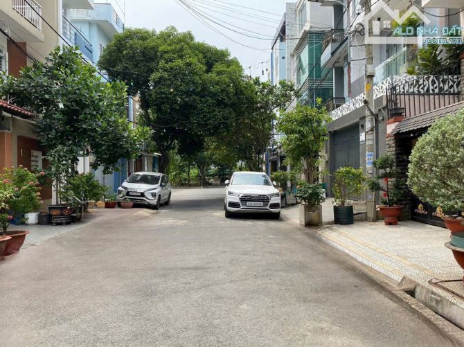 Siêu phẩm 5 lầu mới có T.máy ngang 5m 60m2 vài bước đi siêu thị Emart Phan Huy Ích 9.8 tỷ.
