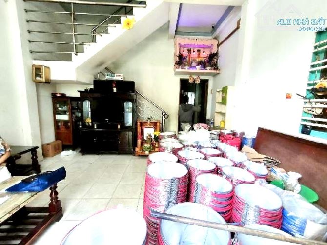 NHÀ NGUYỄN VĂN LUÔN - ĐƯỜNG XE HƠI VÀO CỬA - DT 180M - NGANG 8M - NHÀ CŨ TIỆN SỬA CHỮA - N