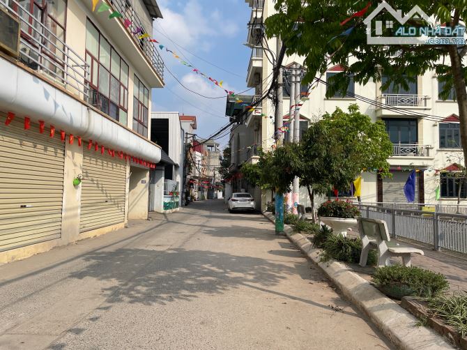 Bán đất TT Di Trạch, Mặt tiền rộng  - Ô tô tránh đỗ - Kinh doanh, Văn phòng. 90m. 8.8 tỷ