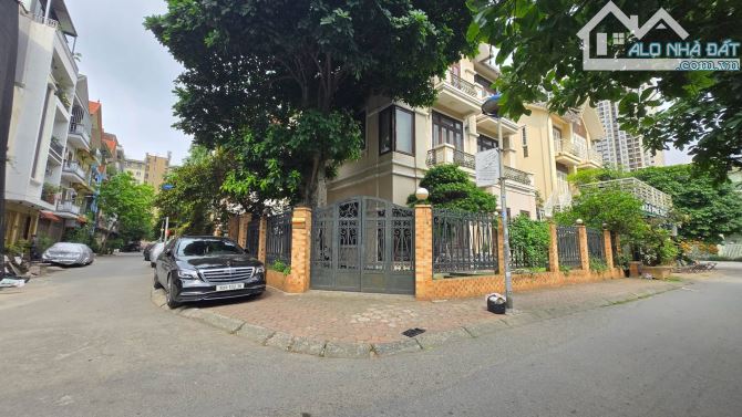 BÁN BIỆT THỰ KĐT VĂN QUÁN HÀ ĐÔNG, SIÊU HIẾM, LÔ GÓC MẶT HỒ, DT: 224M2, GIÁ BÁN 84,7 TỶ