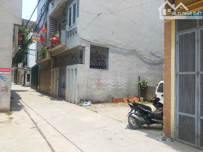 BÁN ĐẤT PHỐ Thượng THANH, LONG BIÊN 7 TỶ 58 M , MT 5.6, Ô TÔ, KINH DOANH, NGÕ THẲNG TẮP