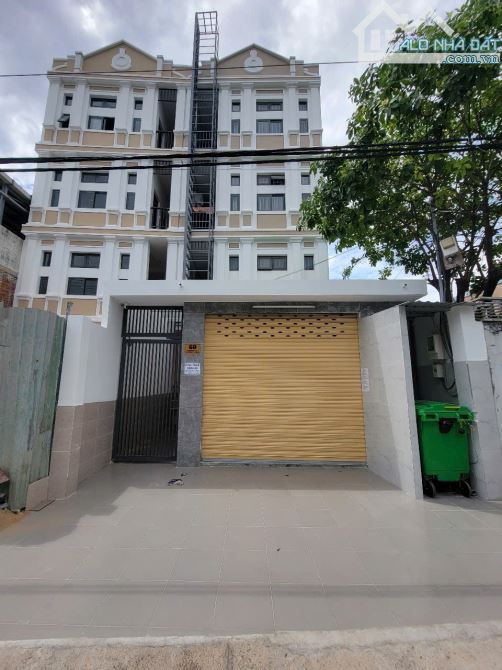 Bán CHDV 25 phòng, DT 168m2, sàn 403m2, đường Hàng Tre, P. Long Thạnh Mỹ, Q9
