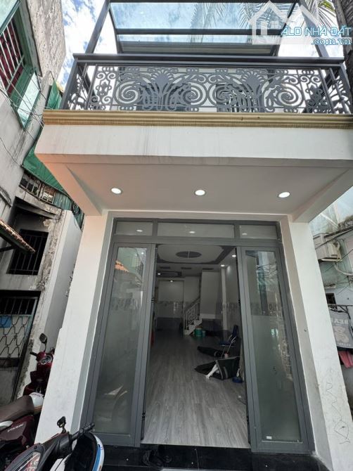 BÁN NHÀ NGAY HỒNG BÀNG - QUẬN 6 - HẺM XE HƠI 4M THÔNG - NHÀ MỚI - 41M2 - 2 TẦNG - 3.X TỶ