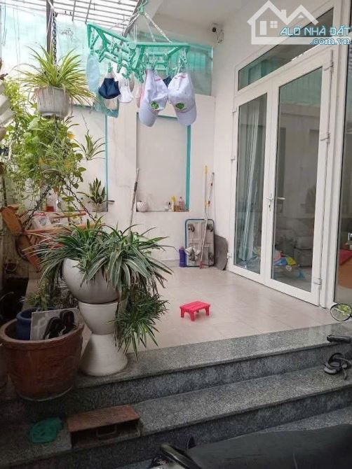 Cho thuê Nhà nguyên căn hẻm đường số 6  , P. Hiệp Bình Phước,  Thủ Đức, đối diện KĐT Vạn P