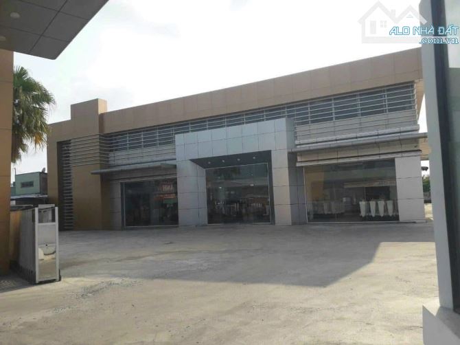 Cần bán kho mặt tiền QL1A gần KCN Tân Phú Thạnh Hậu Giang tdt 3700m2 có sẵn nhà xưởng