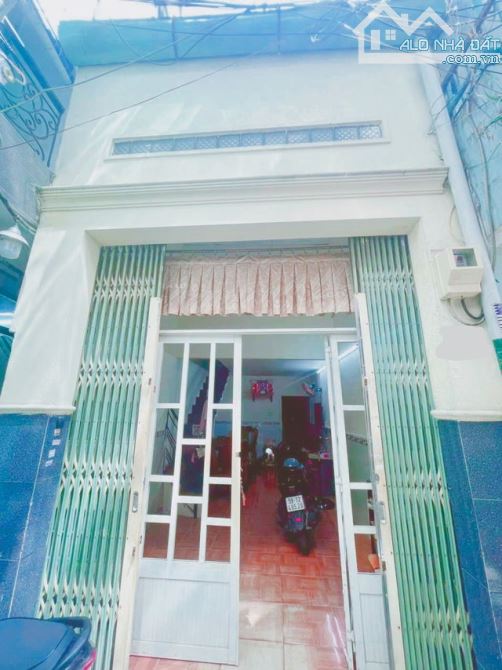 Bán nhà Hòa Hưng, P.12, Quận 10 – 3PN, 2 tầng, 45m² – 6 tỷ- gần hẻm xe hơi gần trung tâm