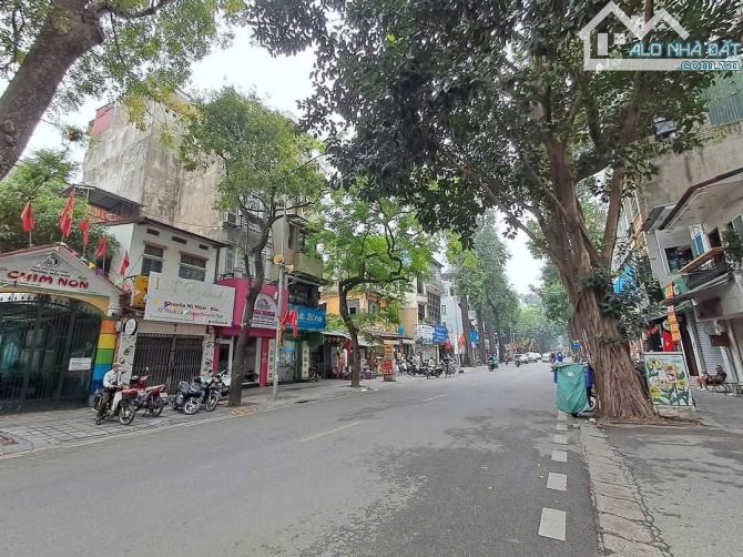 Chung Cư 93 Lò Đúc 95m view mặt phố.