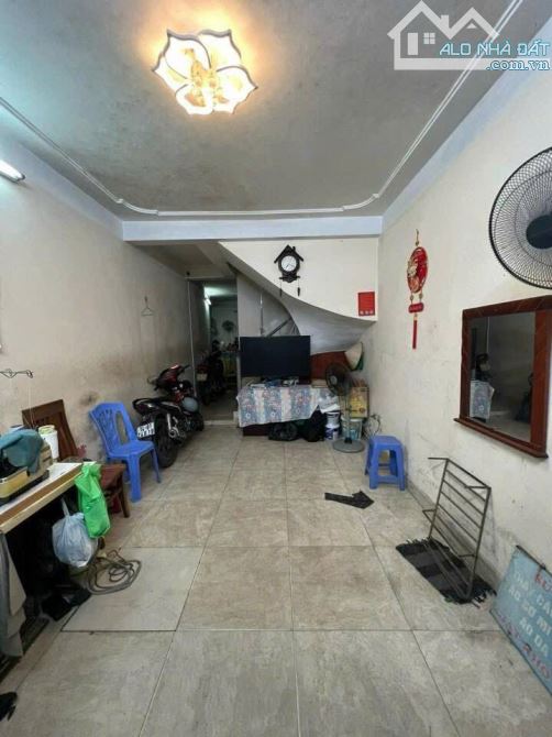 Chỉ 168tr/m2 nhà đường Láng 5m ra phố sát Ngã Tư Sở 5T 50m2 nở hậu ngõ thông đầu tư KD tốt