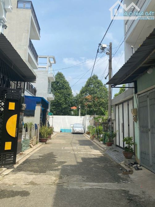 BÁN NHÀ QUẬN 9, NHÀ 3TẦNG DT67M, HẺM XE HƠI TRÁNH NGAY LÃ XUÂN OAI NHỈNH 6TỶ TL