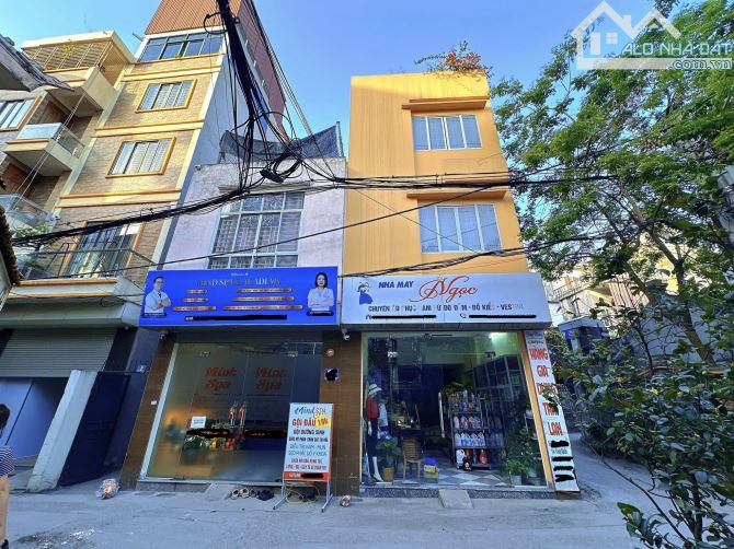 BÁN NHÀ LẠC LONG QUÂN 51M2 x 3 TẦNG - MT 4.3M - Ô TÔ TRÁNH - LÔ GÓC - GIÁ 11.8 TỶ