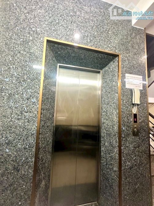 Căn Góc 2 Mt- Chdv 8x20m- ngay Phạm Văn Hai, Tân Bình, dòng tiền 850Tr/ năm