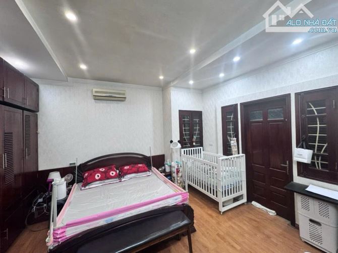 Bán nhà KĐT Đại Kim - Nguyễn Cảnh Dị - Hoàng Mai. Dt 80m, 5 tầng, mặt tiền 16m. Giá 46 tỷ