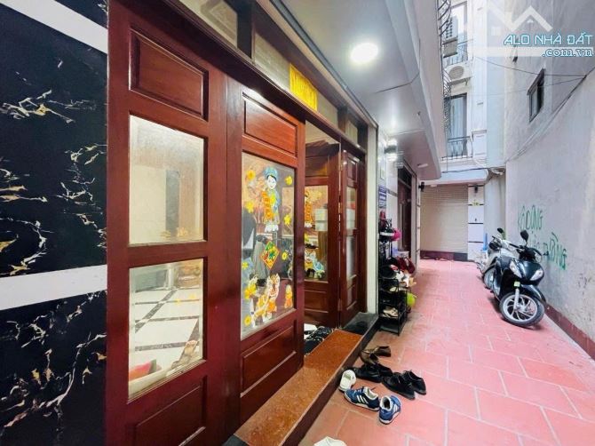 Lạc Long Quân - Tây Hồ, 33M x 5T, Gần phố, Ngõ rộng, Giá 7.4 Tỷ