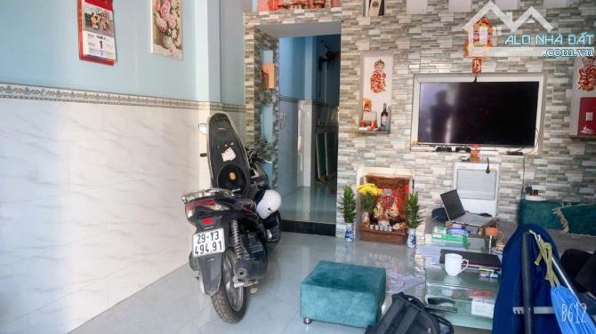 HÀNG HOT _ KỀ BÊN TÊN LỬA QUẬN 6 - TỈNH LỘ 10 - HẺM 4M THOÁNG - NHÀ 2 TẦNG - 50M² -