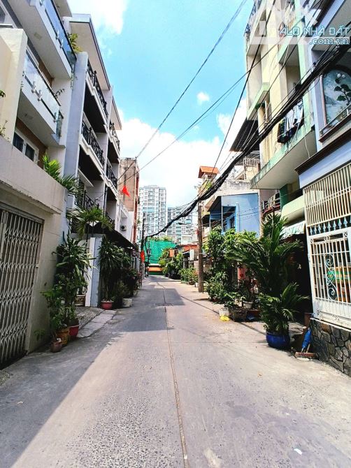 Bán nhà hẻm xe hơi Lạc Long Quân, Quận 11 – 45m², 2 tầng, 4.6 tỷ- giá rẻ-