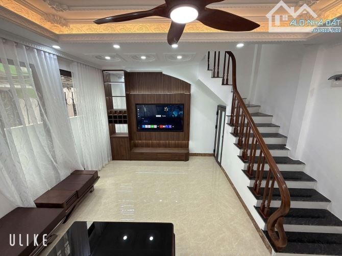 BÁN NHÀ 83B TÂN TRIỀU 35M2 5 TẦNG MT5 -Ô TÔ VÀO NHÀ Ở LUÔN