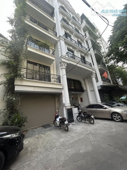 Cần bán nhà Tạ Quang Bửu vị trí vip - oto đỗ cửa - gần bách kinh xây - an ninh tốt